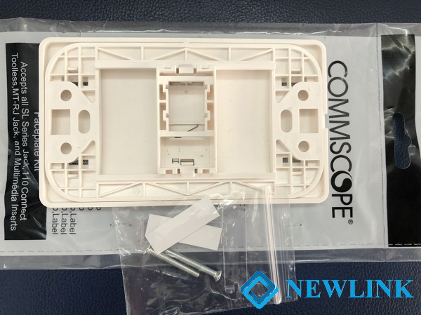 Mặt nạ mạng 1 cổng âm tường Commscope HCN 2-1427030-1